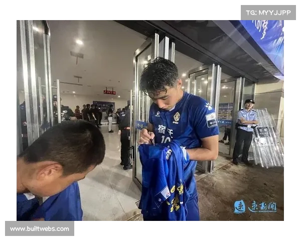 苏亚雷斯谈胜利:球迷助力让我们迎来期待已久的胜利时刻 苏亚雷斯谈胜利:球迷助力让我们迎来期待已久的胜利时刻
